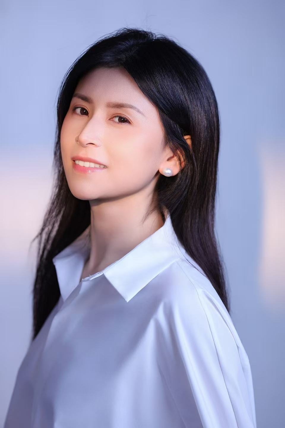 1781604630125420.jpg 冷玲莉.jpg