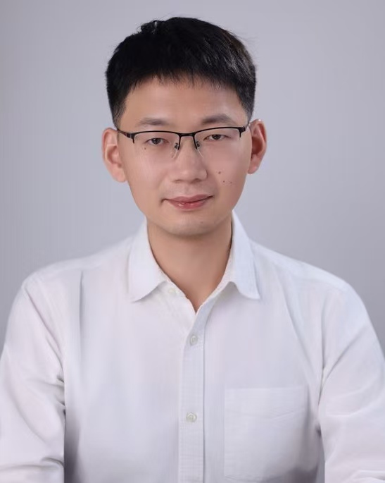 周陆洋.jpg